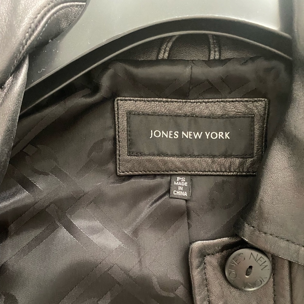 Leather jacket - Picture 2 of 3